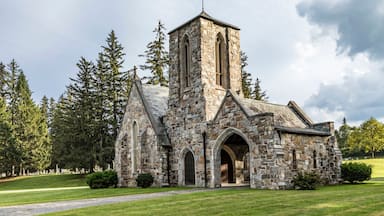 chapel of Westlawn cemetery in the north part of Williamstown