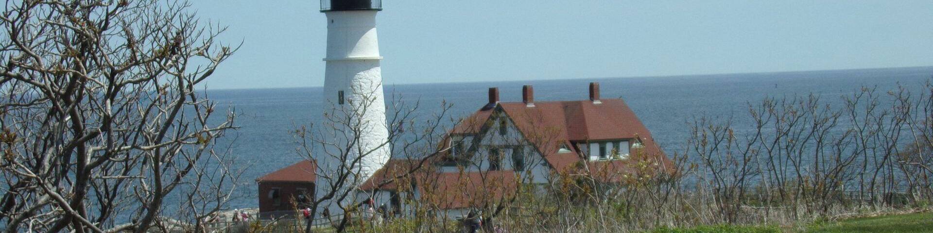 Nothing is quite like driving the coast of Maine. Saw the mansion of George H. Bush in Kennibunkport (he also has a mansion in Texas where there is no state tax.