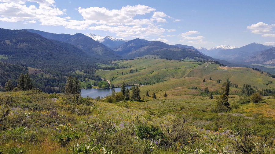 The Patterson Mountain trail in Winthrop, WA, provides stunning views of the Methow Valley and the Sawtooth Range. Go in Spring, and you'll encounter endless wild flowers. One tip - if it's going to be a hot day, save the hike for morning or evening as there is practically no shade along the way. #LifeatExpedia #hike