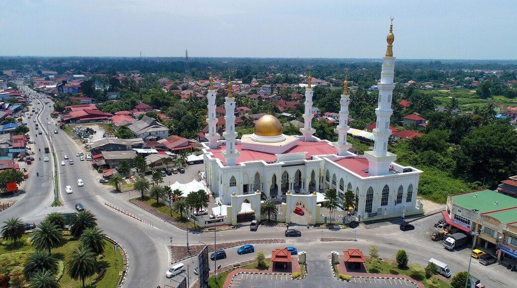 Kota Bharu featuring landscape views and heritage architecture