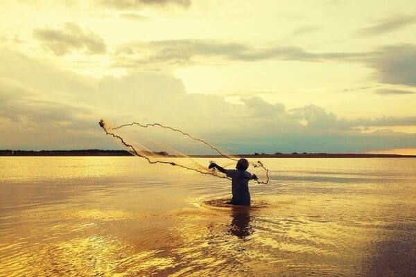 If you into photography or just wanna catch the sunset while in Kota Bharu, head over to this beach. On a good day you can catch local anglers as well as fishermen with their nets "jala". #goldenhour