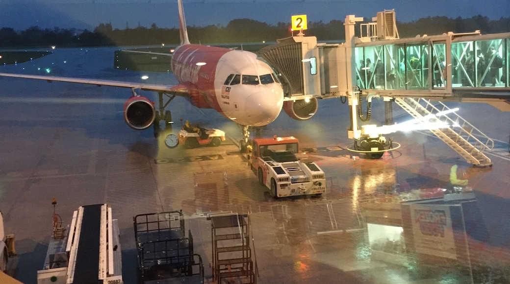 Light rain for the whole evening.