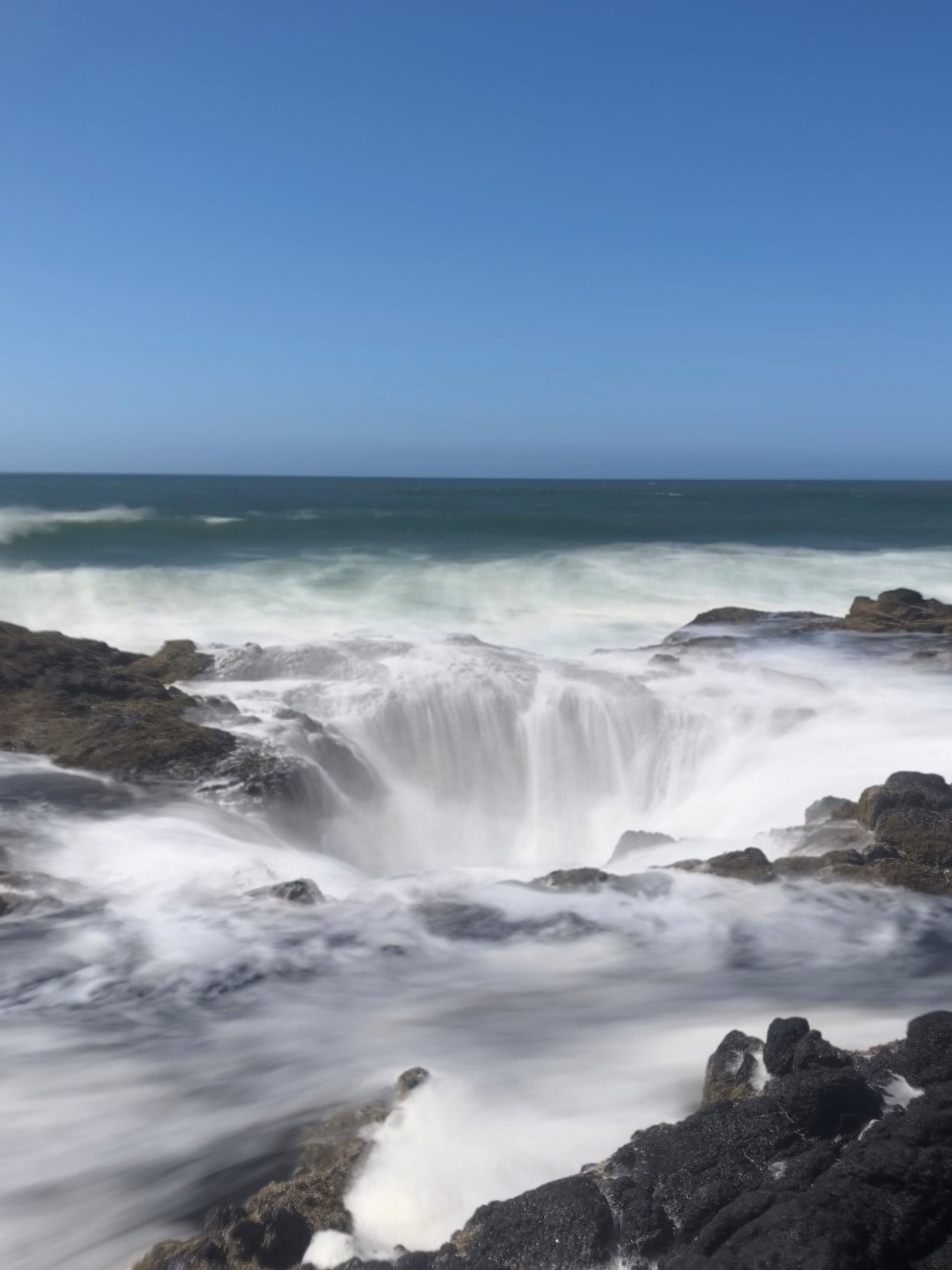 The water all goes in then sinks down and explodes up, very cool sight to see and there are other cool spots right near it to see as well from the waves