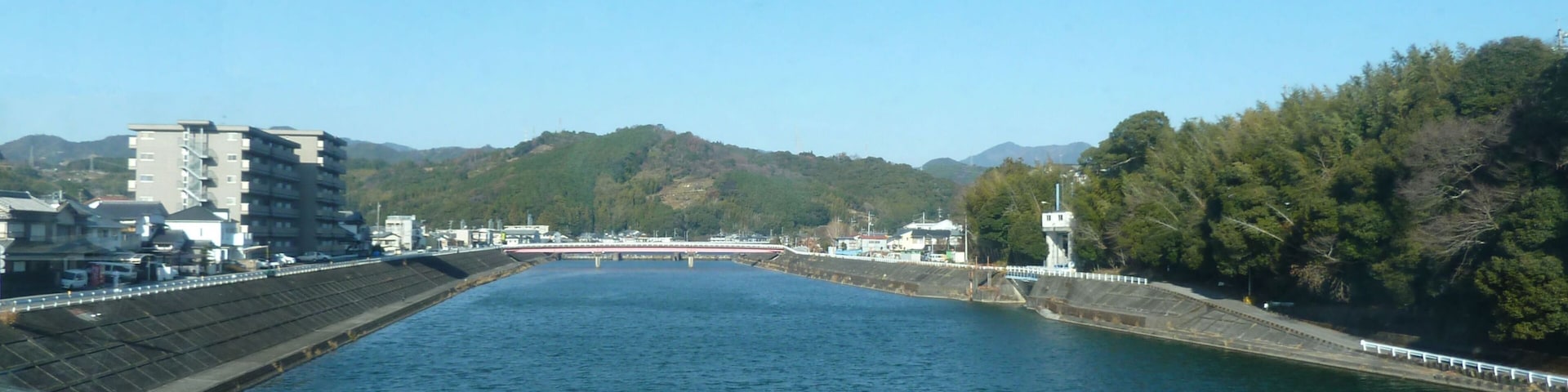 高知市郊外を流れる鏡川