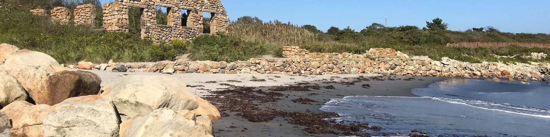How cool is it to see #ruins on a beach?