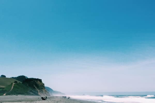 Pacific Ocean in Ferndale, CA. Watch the waves then head in to the beautiful Victorian town of Ferndale. #ferndale #california #smalltowns #wanderlust #travel #ocean #waterlust