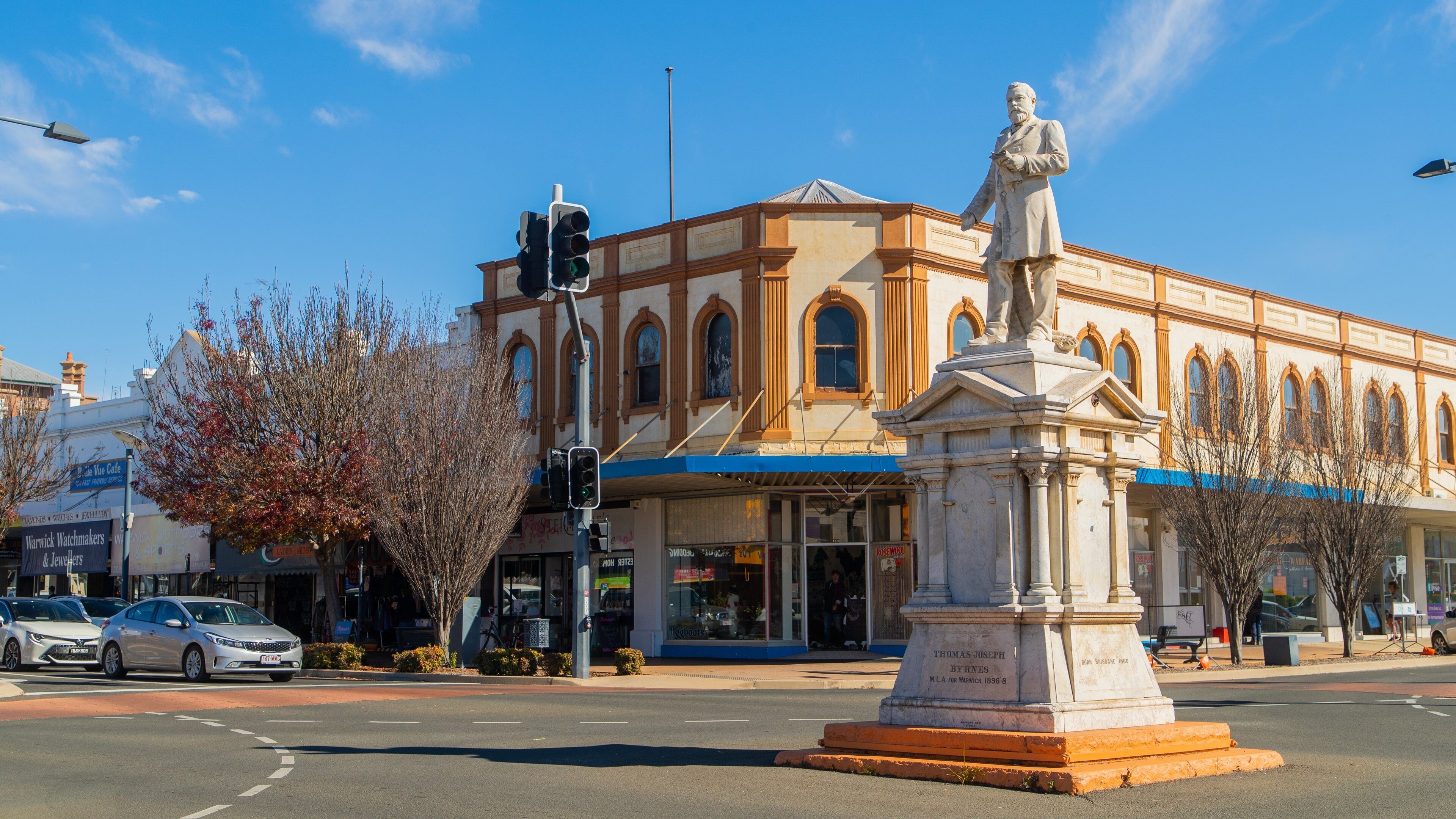 Warwick showing a statue or sculpture and heritage elements