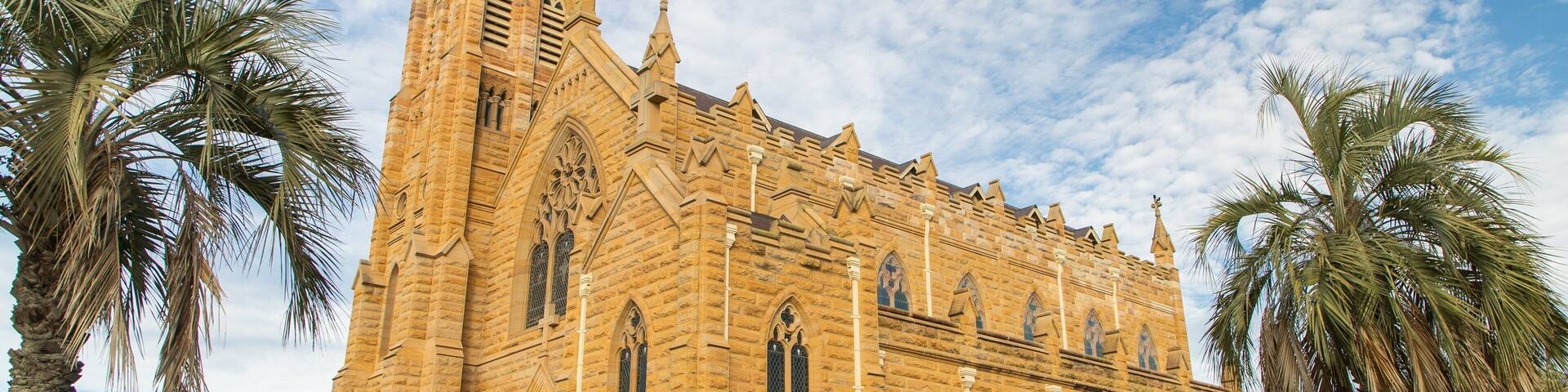 Warwick featuring a church or cathedral and heritage architecture