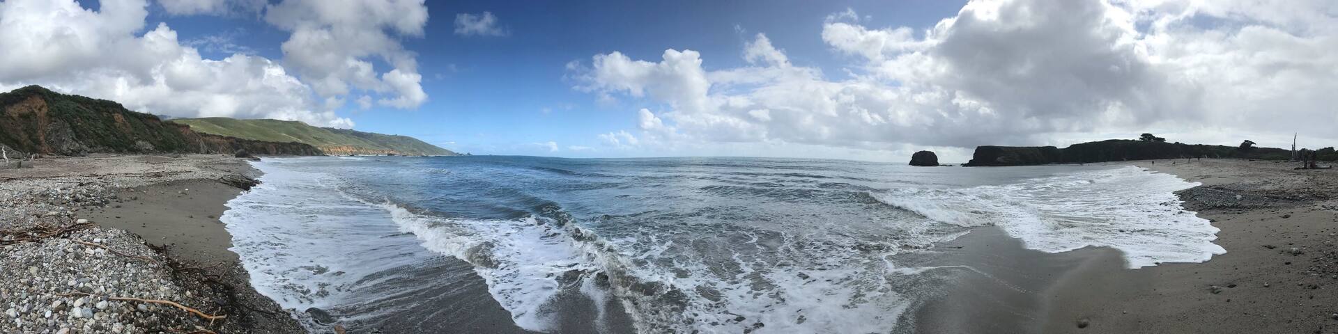 On our last day in Big Sur and in Cali, we wanted to *hit the beach*. This was one of the closer ones to our campsite and was well worth the little hike! It was covered in cool driftwood sculptures and this amazing view. #LifeAtExpedia