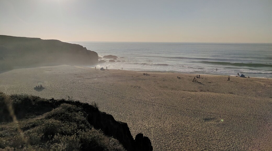 Beautiful late afternoon sun on Montara Beach.
The Peruvian restaurant overlooking the beach is a dope ass spot a sunset cocktail