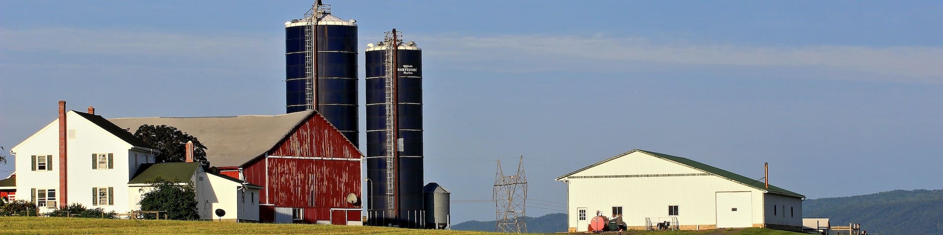 A color image of a farm in Big Valley near Belleville, Pennsylvania.