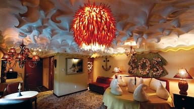 #TroveOnTuesday if you are looking a unique place to stay and get away from it all- check out the Roxbury Motel in Roxbury, NY. Deep in the Catskills, this wacky in a great way hotel features individual rooms with a far out theme. We stayed in âMary Annâs Creampieâ based on everyoneâs favorite brunette from Gilligans Island (and our guess is the double entendre isnât an accident). Big thumbs up