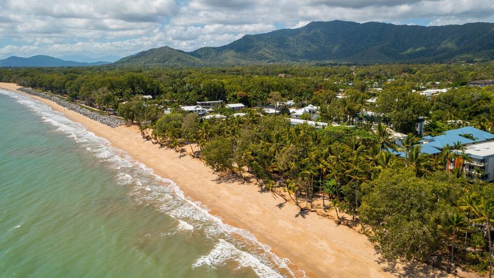 Clifton Beach showing landscape views, general coastal views and a coastal town