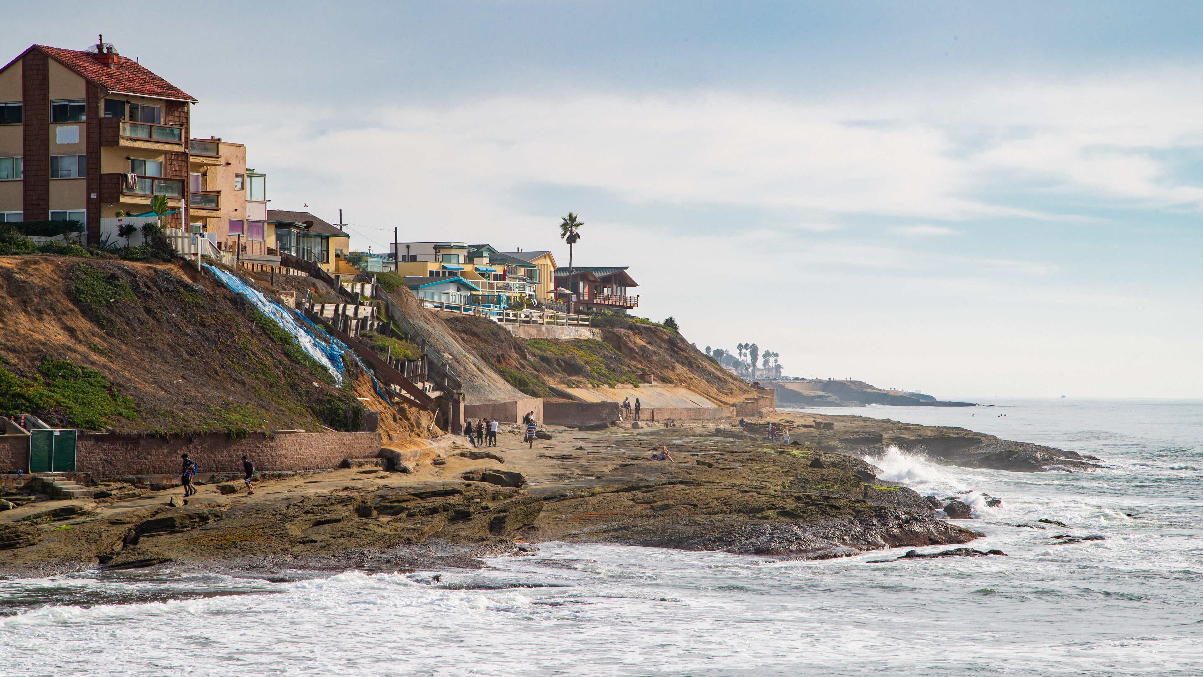 Ocean Beach showing general coastal views and a coastal town