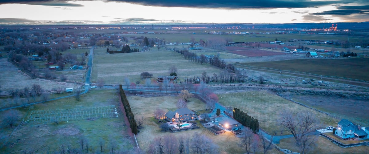 Farmland by the Umatilla River in Eastern Oregon near Hermiston.