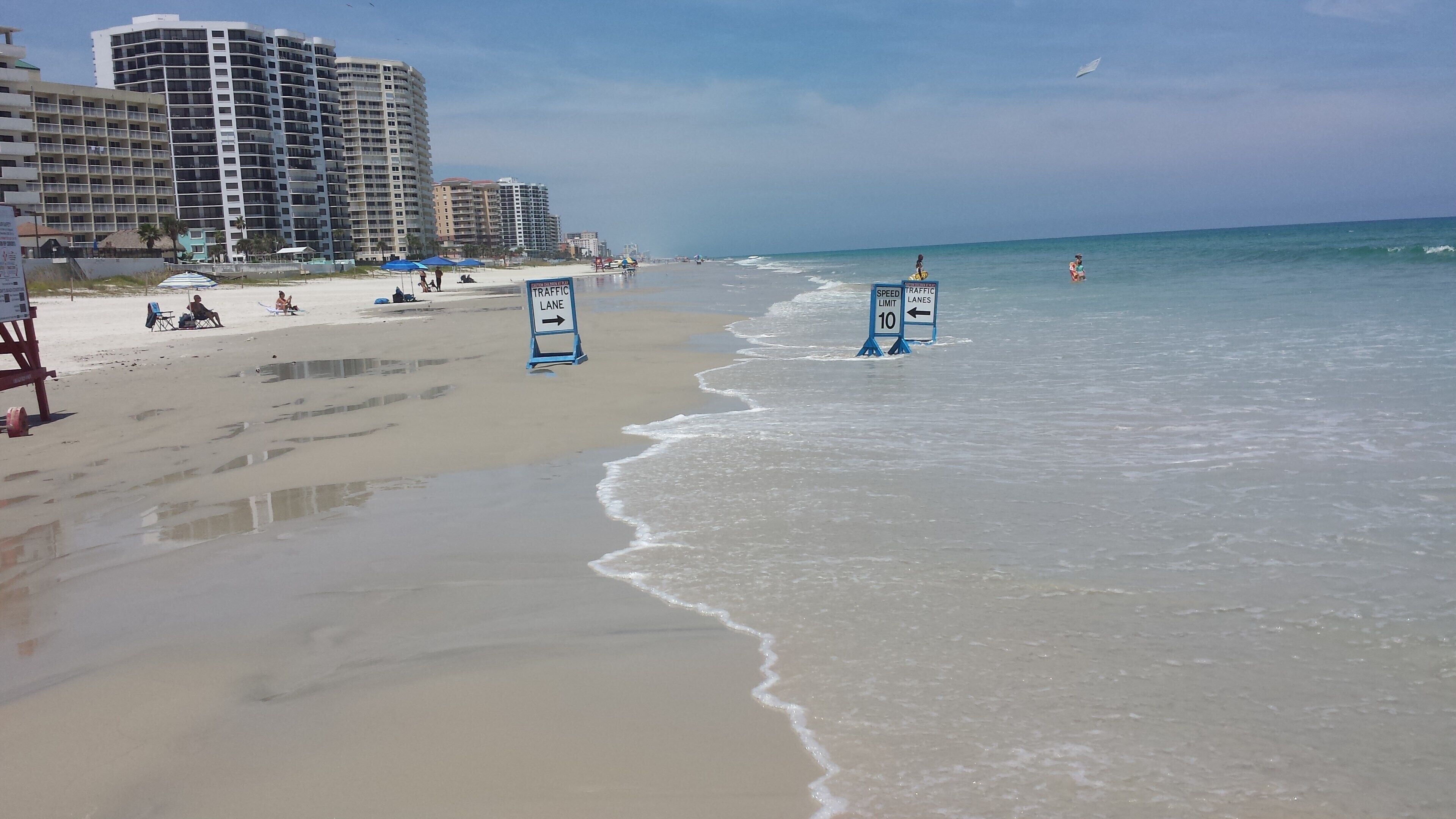 Driving on the beach is fun in Daytona, but the crowds can be overwhelming. Just up the road in Daytona Beach Shores, you can still have fun driving on the beach, but you can still enjoy the beach without the crowds. Just look out for high tide or you might just find your car becoming an ocean water toy. #BeachTips