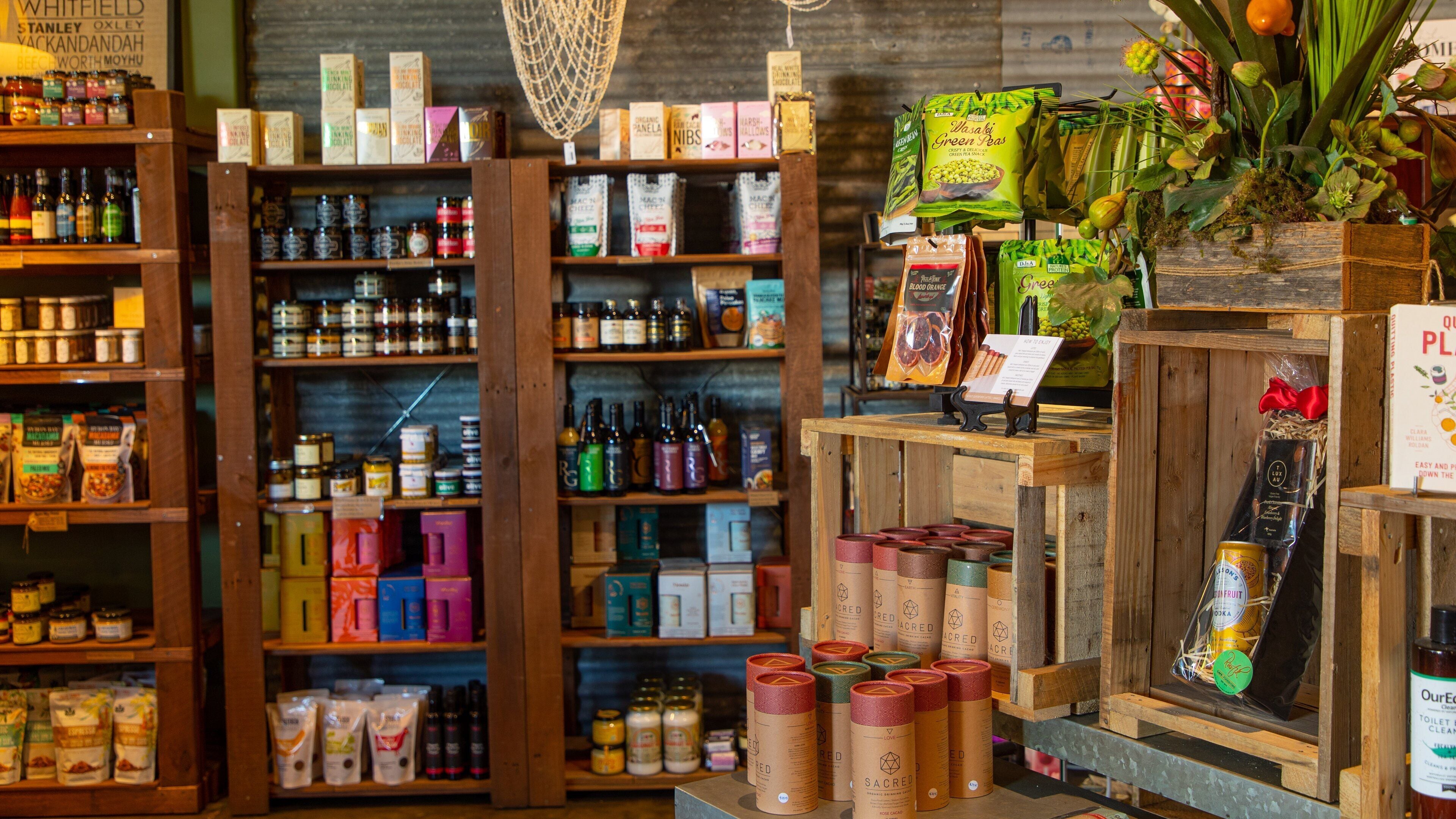 Benalla featuring interior views