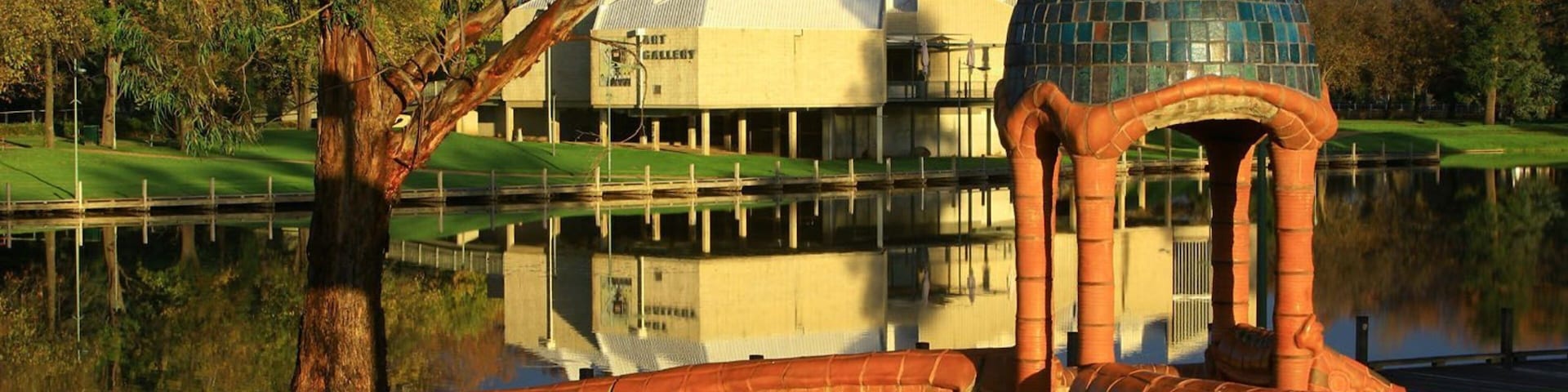 Benalla caracterizando um lago ou charco
