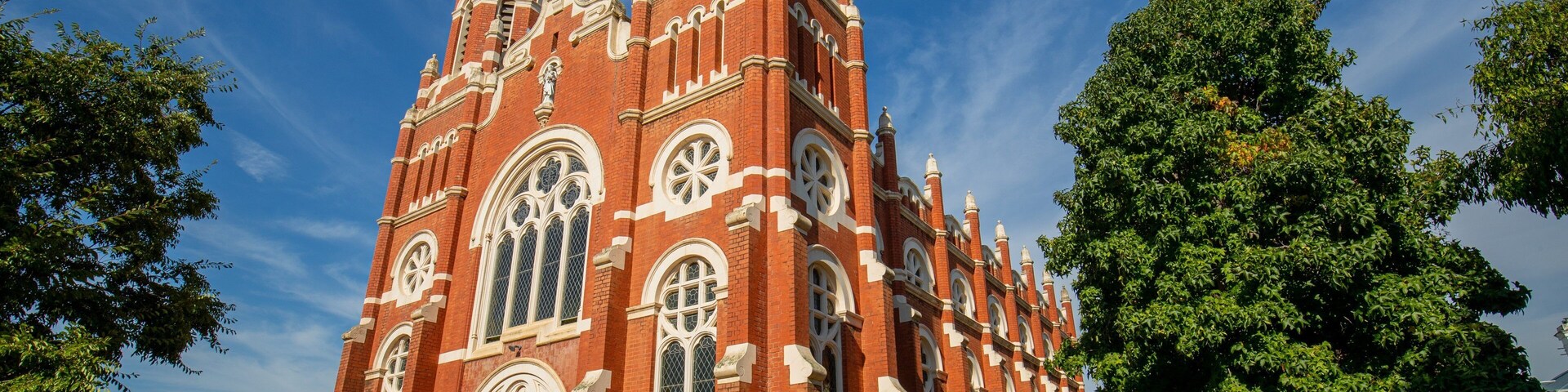 Benalla which includes a church or cathedral and heritage architecture