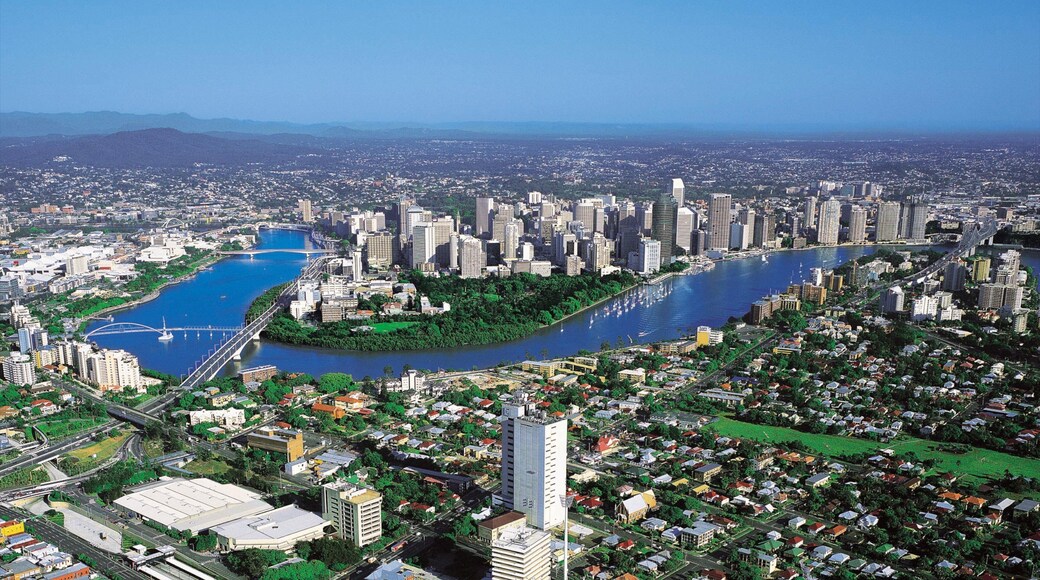 Toowong which includes a city and a skyscraper