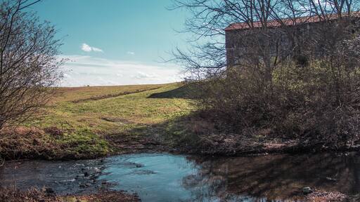 Tucked back off of Kedron road. Near the battle of Spring Hill hill.