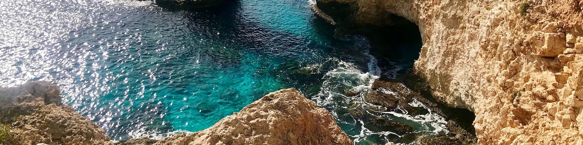 and the famous spot - Love Bridge with its spectacular rock and clear waters. While driving trough I noticed this rock and then found out its one of great landmarks in Cyprus. Worth visit :)
#Cyprus
#LoveBridge
#LifeAtExpedia