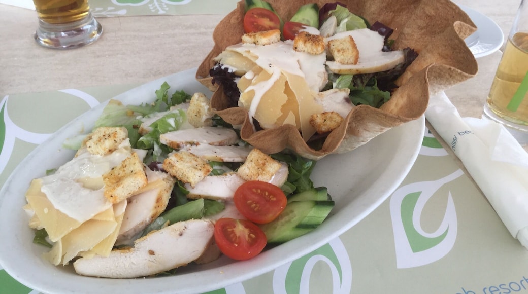 I asked for a small Caesar salad ๐