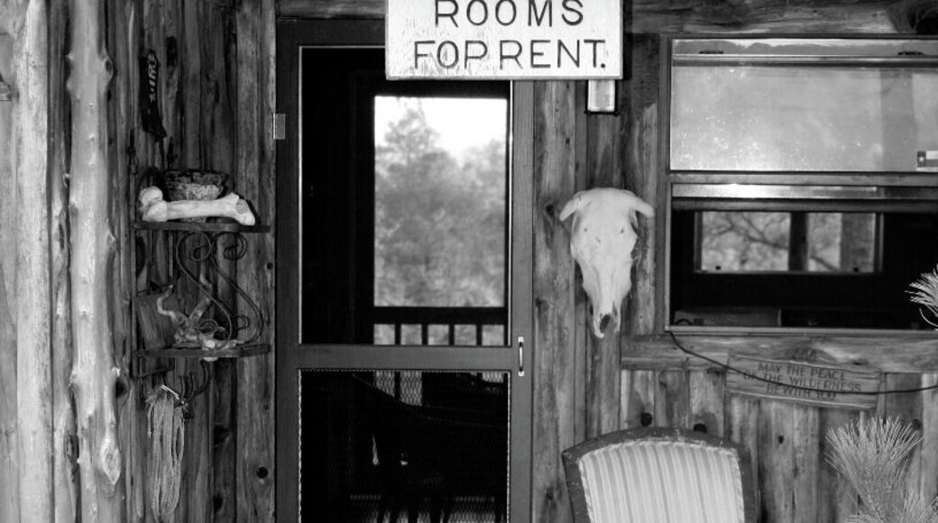 This was a cabin we stayed in called the "Best Little Cabin in Texas", located in Smithville, about 30 minutes from Austin. Spent a totally relaxing weekend..