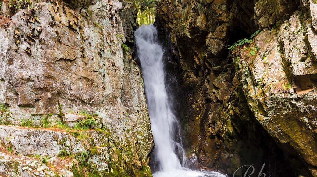 Waterfall en-route Castle