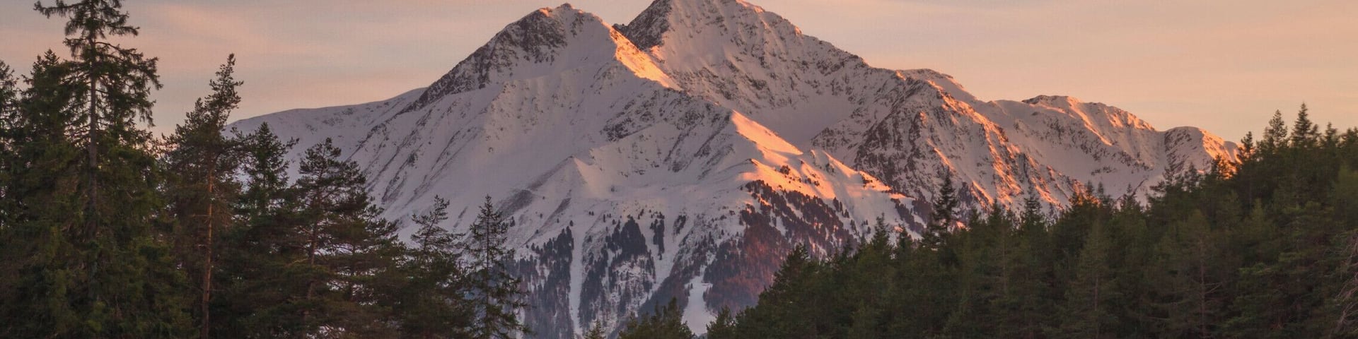 Epic sunset at the Möserer See, last year.
#BvSMountains