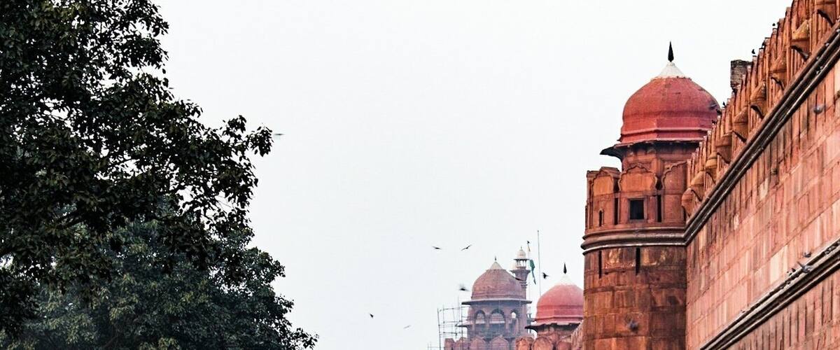 Red fort is a historic fort in New Delhi, was main residence of Mughal Dynasty for nearly 200 years.
Being very close to metro station makes it easy for the visitors.
A good place for history and architecture lovers.
The charges of carrying a DSLR are very minimal. Not sure about the tripod stand.
#bvsexplore