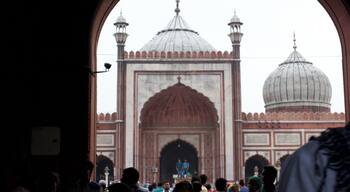 This beautiful mosque was built during the reign of the mughal emperor, Shah Jahan. This is the largest mosque in India.