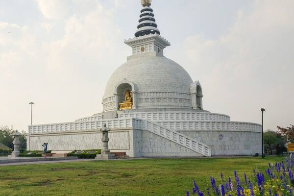 This is a peaceful location to spend alone or with your Kindle. If you are using metro, you can get down at Indraprastha metro station and then take share auto (10 rs) to Vishwa Santhi stupa.