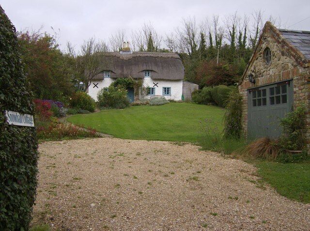 Snowball Cottage, a late 18th- or early 19th-century thatched cottage in Clay Lane, Newbridge, Isle of Wight