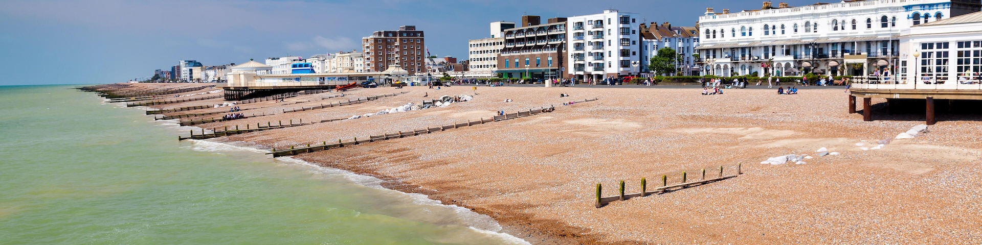 G83WX9 The beach as seen from the Pier at Worthing West Sussex England UK Europe