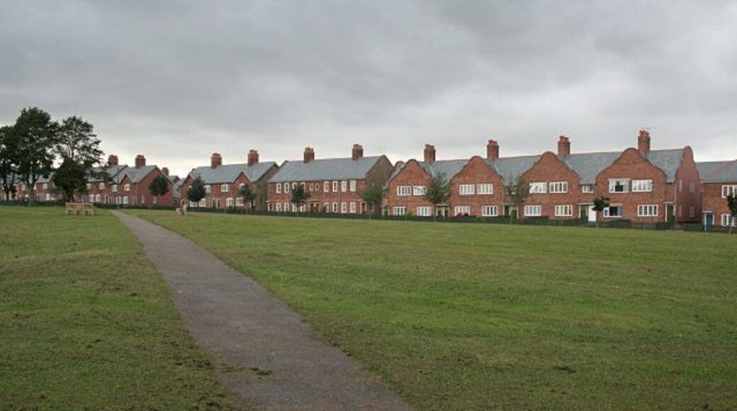 Creswell Model Village Built in 1896 to house workers at Creswell Colliery, the village consists of a double ring of houses, separated by a service road, around a large green in the form of an extended octagon. The houses are built in a variety of different designs. After a period of decline from the 1980s, the village has been turned round with the help of an active residents' Association and a large Heritage Lottery Fund award.