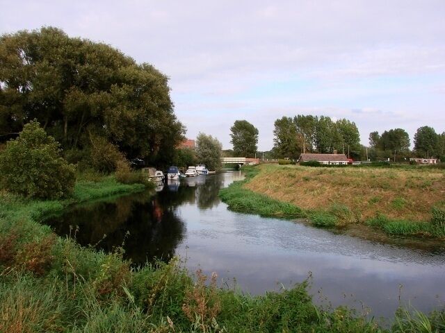 Bridge over the Wissey Upstream in the distance is the bridge carrying the old Lynn Road into Stoke Ferry.