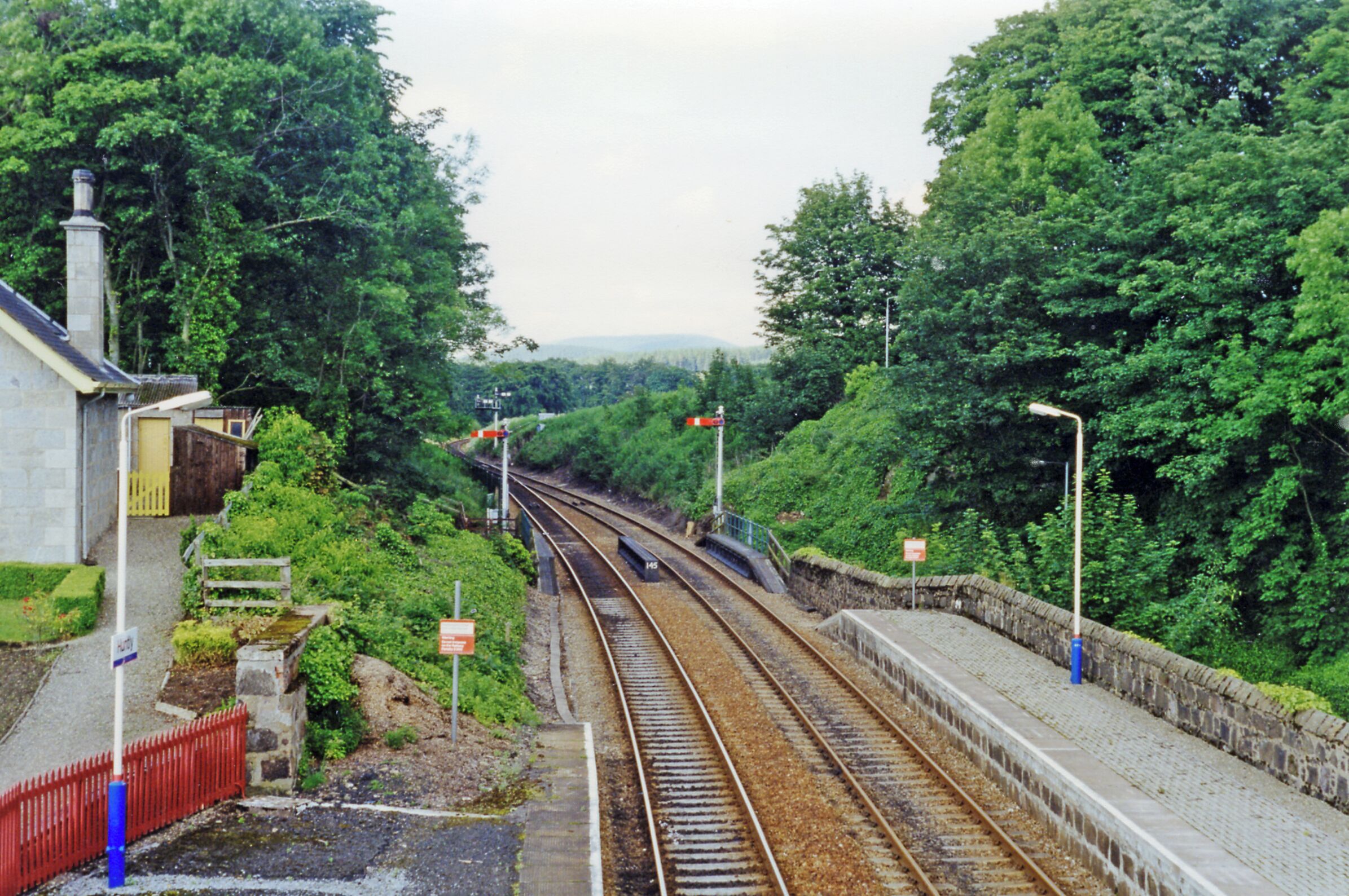 Huntly station, 1997. View northward, towards Keith, then Elgin and Inverness by the ex-Highland Railway route. This station is on the surviving section of the ex-GNSR main line from Aberdeen, which used to go until 1968 to Elgin also via Cairnie Junction and Buckie.