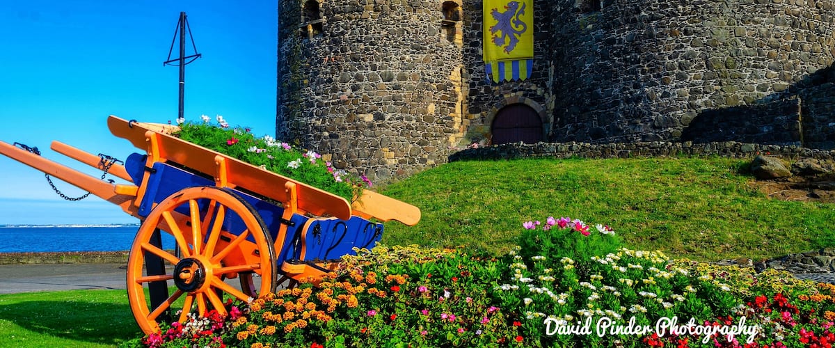 Carrickfergus Castle is a Norman castle in Northern Ireland, situated in the town of Carrickfergus in County Antrim, on the northern shore of Belfast Lough.
Besieged in turn by the Scots, Irish, English and French, the castle played an important military role until 1928 and remains one of the best preserved medieval structures in Ireland.
For more than 800 years, Carrickfergus Castle has been an imposing monument on the Northern Ireland landscape whether approached by land, sea or air. The castle now houses historical displays as well as cannons from the 17th to the 19th centuries.
.
.
.
.#gloriousbritain #northernireland #ukpotd #visitnorthernireland #carrickfergus #carrickferguscastle #castle #castles #northernirelandphotographer