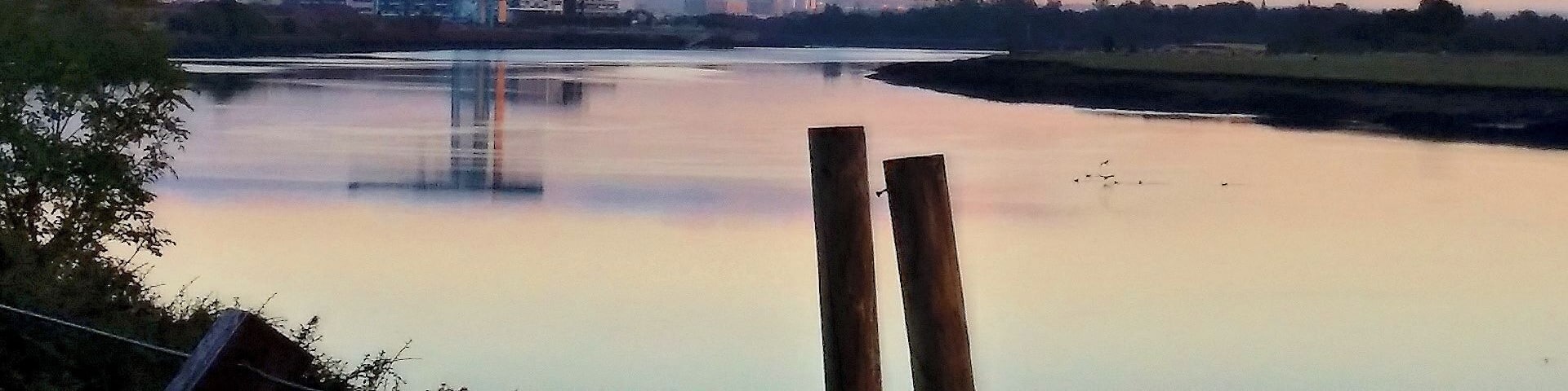 Glasgow, Sunset River Clyde bei Beardmore Hotel