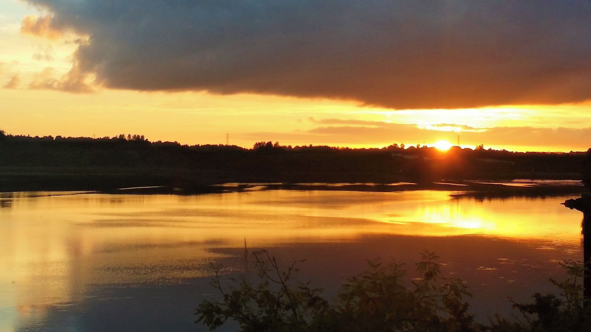 Glasgow, Sunset River Clyde bei Beardmore Hotel