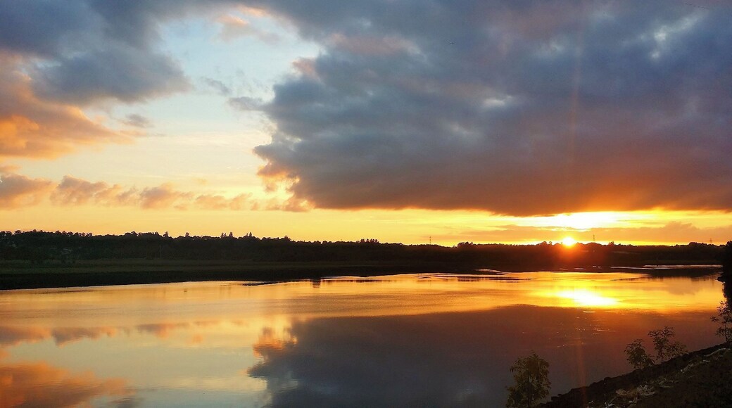 Glasgow, Sunset River Clyde bei Beardmore Hotel