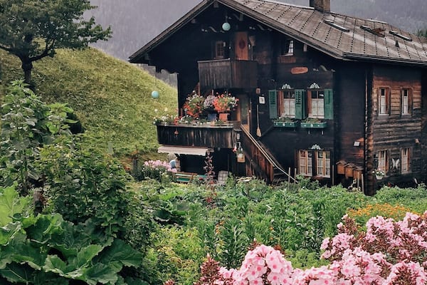 MĂŒhlebach - the oldest village of Switzerland... I love the wooden houses that are burned black because of the sun. And yes - we get a lot of sun here 900 kilometres away from Hamburg. .
.
.
.
#mĂŒhlebach #switzerland #alpes #mountain #wallis #valais #schweiz