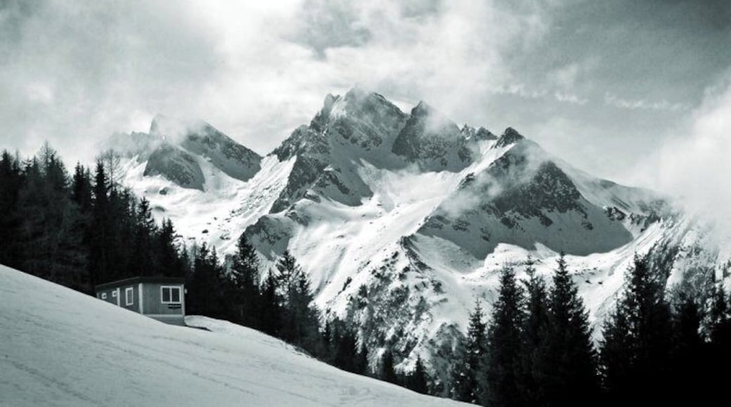 The clouds coming over the ski slopes in Schrambachkopf, Austria.
#Snow.