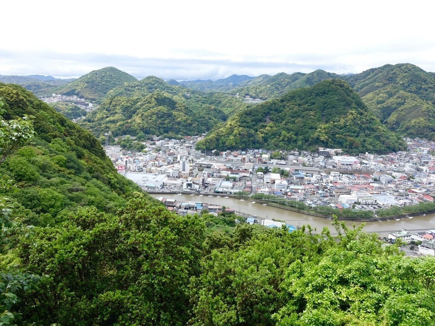 View of city of Shimoda from the end of rope way.

This is left side of the panoramic view.