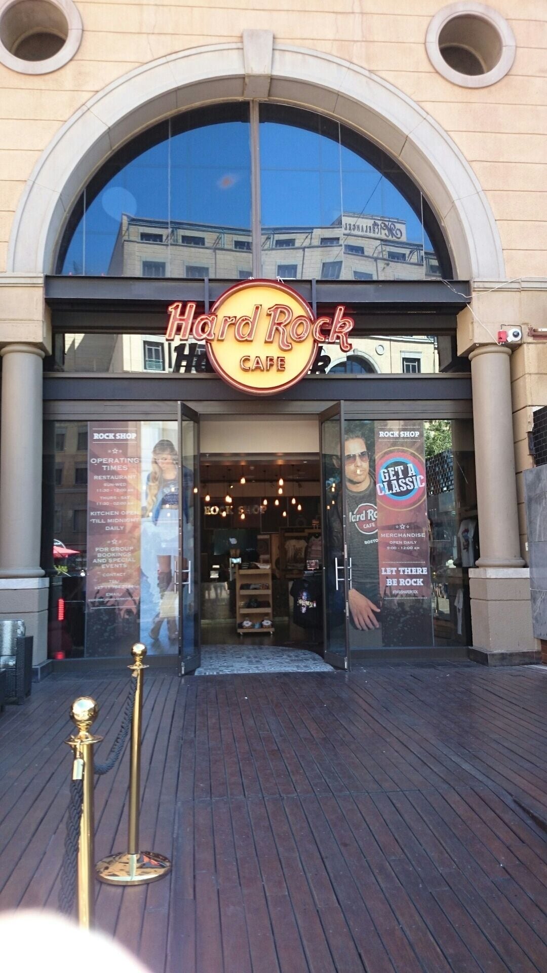 Great food, drinks and vibe.