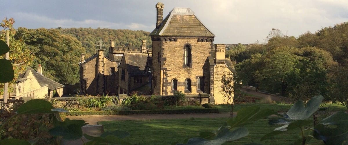 SHIBDEN Hall in Halifax, West Yorkshire, is a six hundred year old medieval timber-framed manor house.  
The hall is set in 37 hectares on the Shibden Valley.
#iPhoneonly  #British  #Autumn