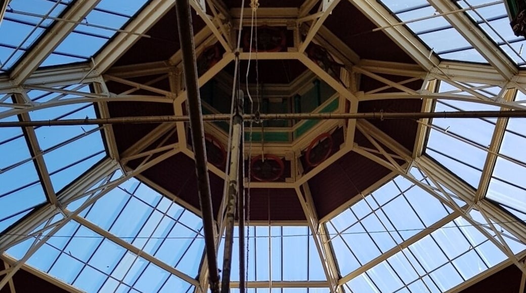 Good shopping and you don't need to get wet