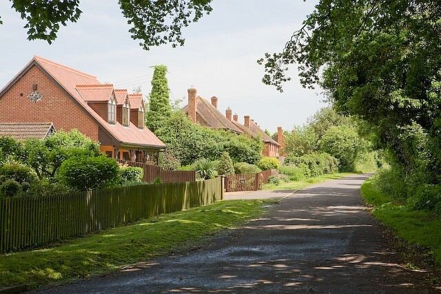 Little Drove Road, Chilbolton From its junction with Station Road. There are fields on the right on the former Chilbolton Airfield site.