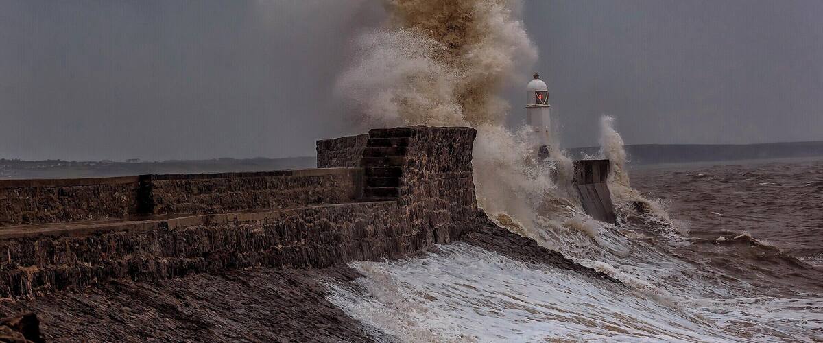 Stormy morning at Porthcawl Lighthouse #bvstrove